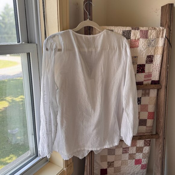 Solitaire Flowy Embroidered Top - Picture 5 of 7